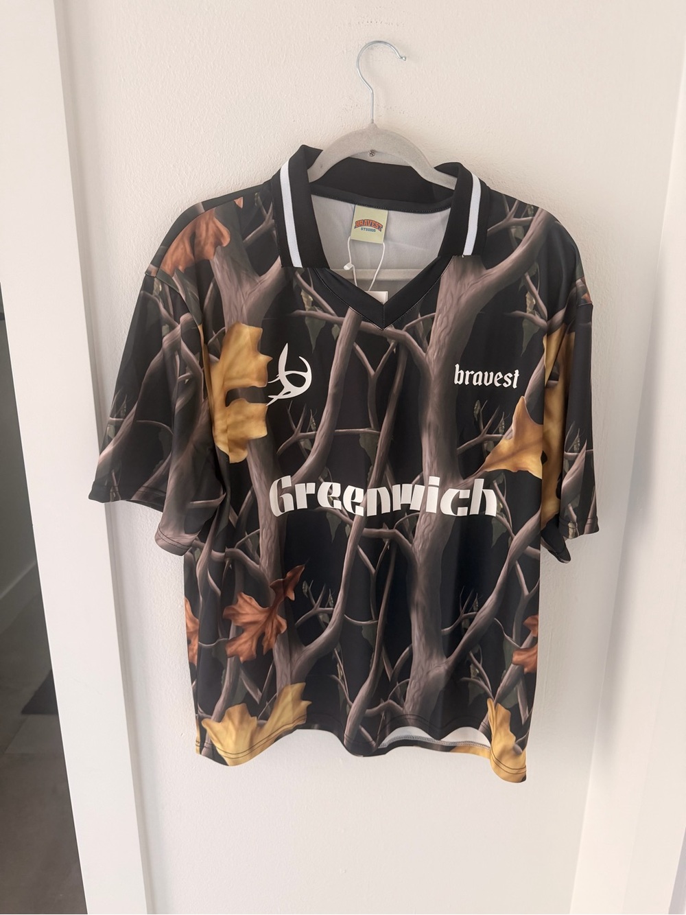 New Bravest Studios Greenwich Jersey Black Forest Camo Tree Size Large NWT